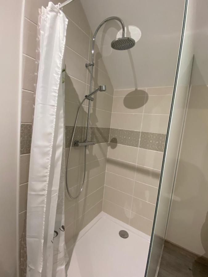Chambre Privative Chez Toutoune Fontainebrux Экстерьер фото
